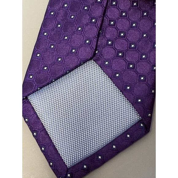 Tommy Hilfiger 100% Silk Purple Dot Tie - Picture 3 of 6